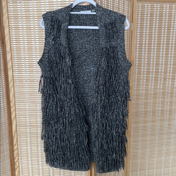 Dex Charcoal Gray Fringe Sleeveless Knit Vest - Picture 3 of 13